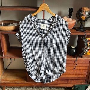 American Eagle Plaid Button Up